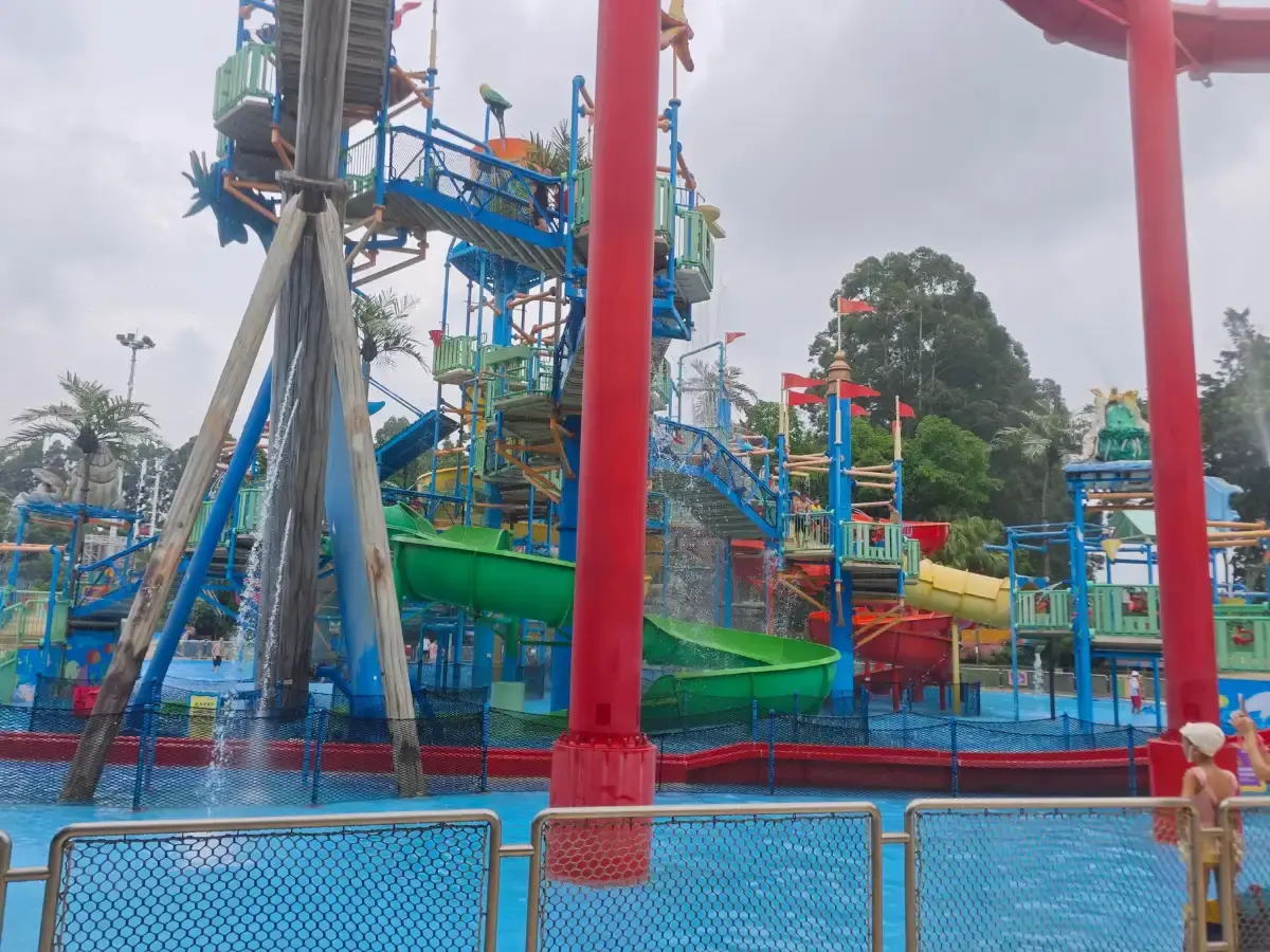 Moment from Chimelong Water Park